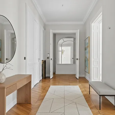 4 Bedrooms Georges V Tour Eiffel Daire Paris