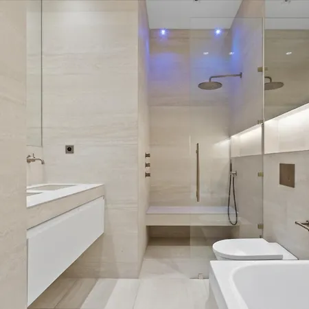 4 Bedrooms Georges V Tour Eiffel Paris