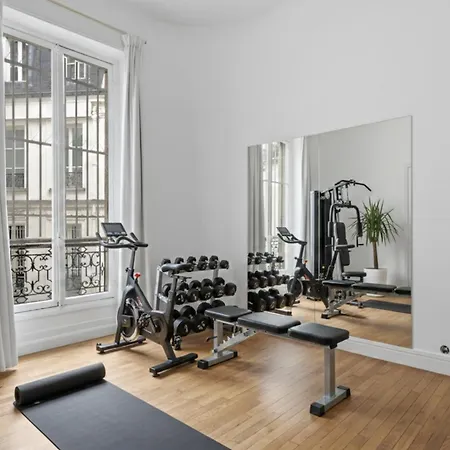 Daire 4 Bedrooms Georges V Tour Eiffel Paris