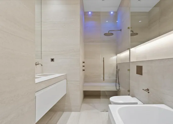4 Bedrooms Georges V Tour Eiffel Paris