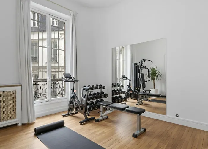Daire 4 Bedrooms Georges V Tour Eiffel Paris